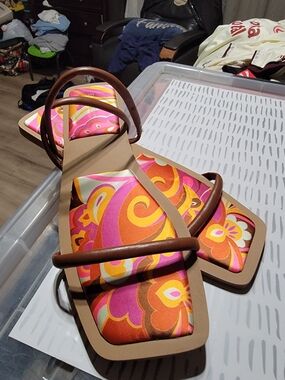 Colorful Floral Square-Toe Sandals - Pink Orange Yellow